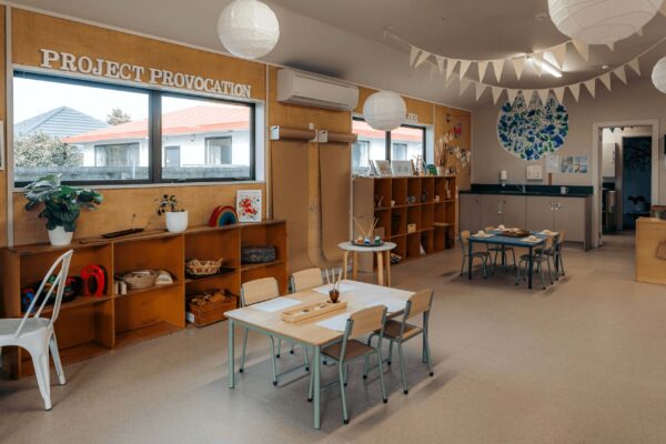 portobelo-avonside-inside-painting